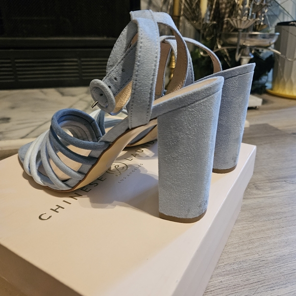 Blue Ombre Strappy suede Chunky Heels 💙🩵🤍 - Picture 4 of 10